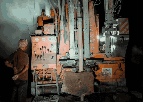 driller-drilling-at-night